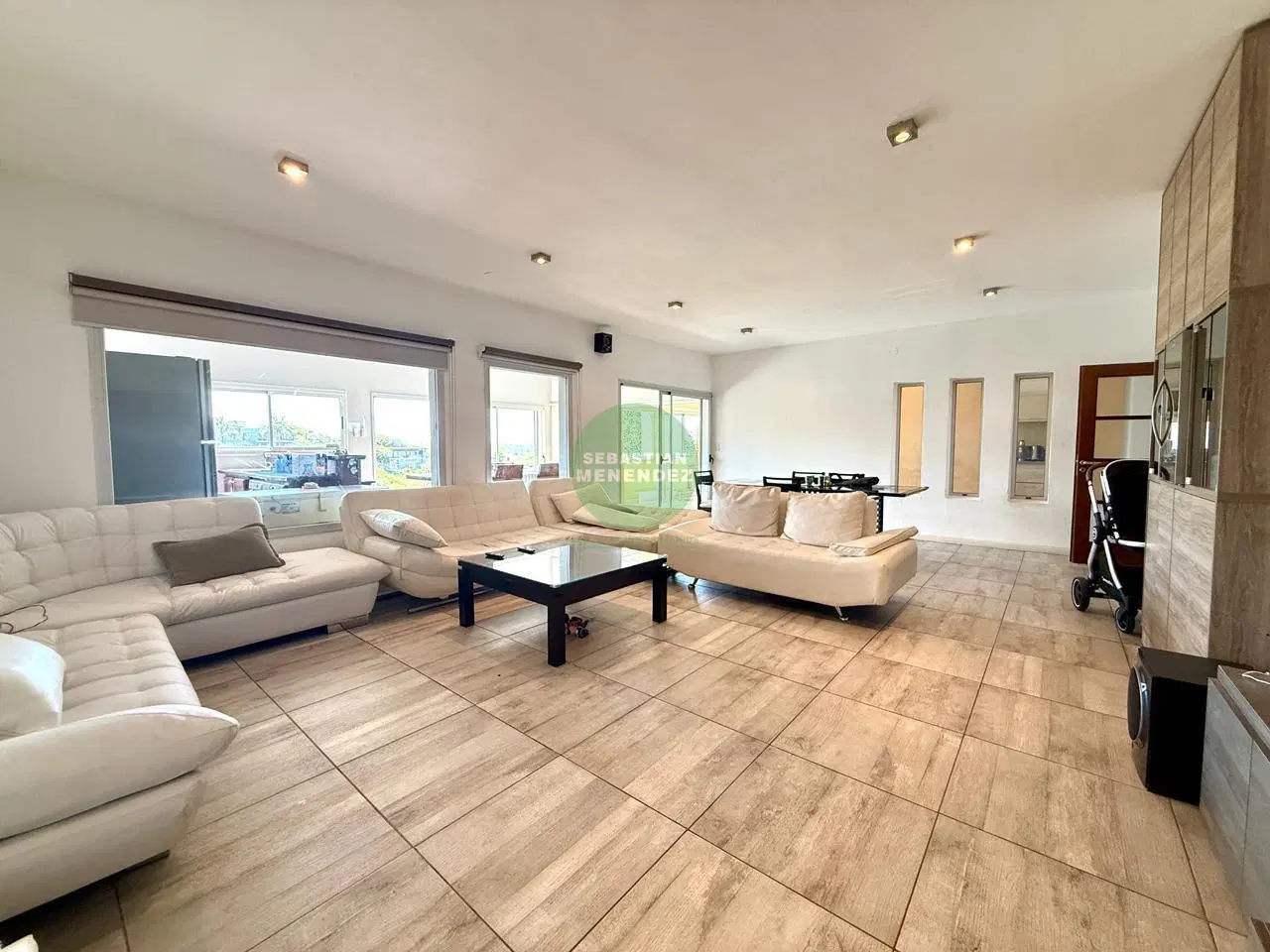 6 Dormitorios - Vista - Categoría - 700Mts2 Cubiertos - Casa en venta en Cinco Lomas 5
