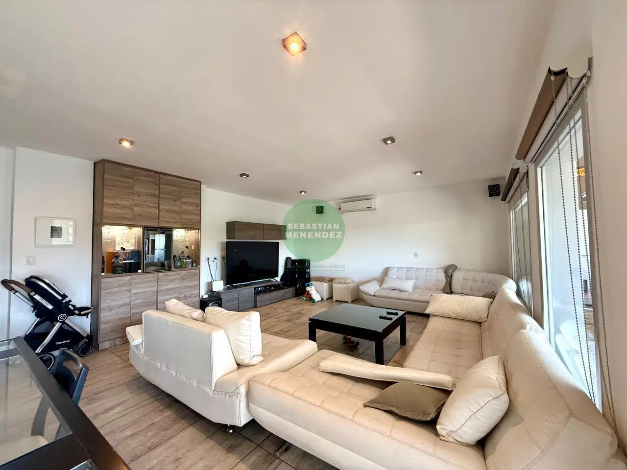 6 Dormitorios - Vista - Categoría - 700Mts2 Cubiertos - Casa en venta en Cinco Lomas 3