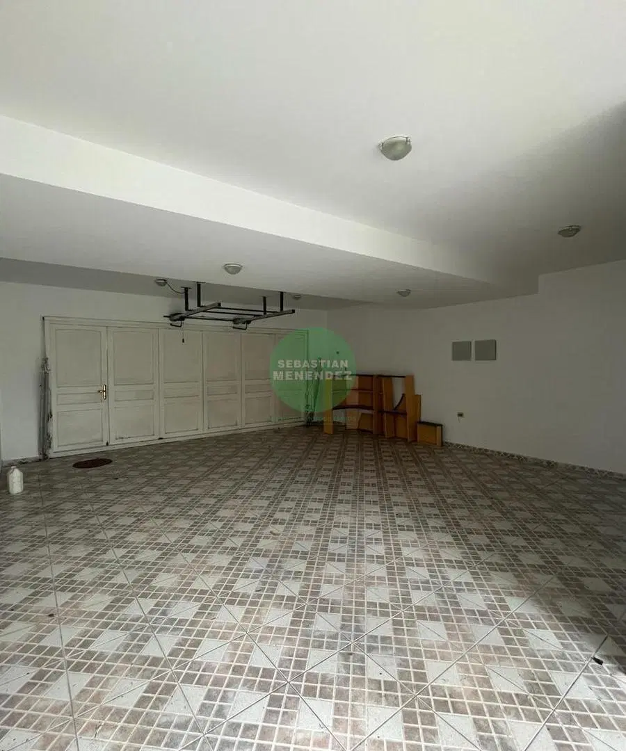 5 Dormitorios (2 en Suite) - Quincho Cerrado - Cerro de las Rosas 4