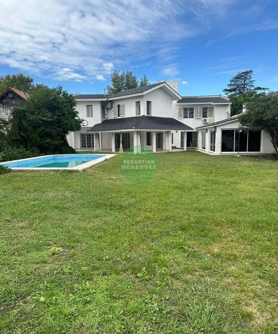 5 Dormitorios (2 en Suite) - Quincho Cerrado - Cerro de las Rosas 3