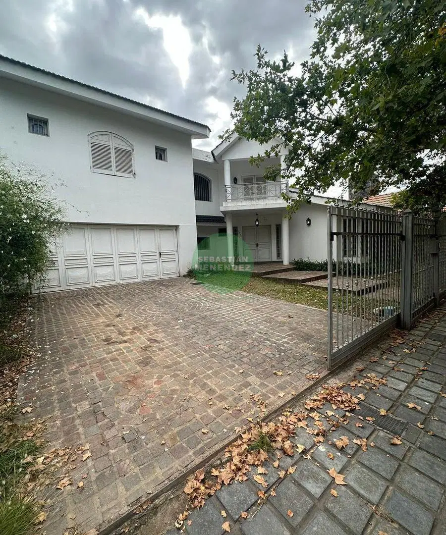 5 Dormitorios (2 en Suite) - Quincho Cerrado - Cerro de las Rosas 2