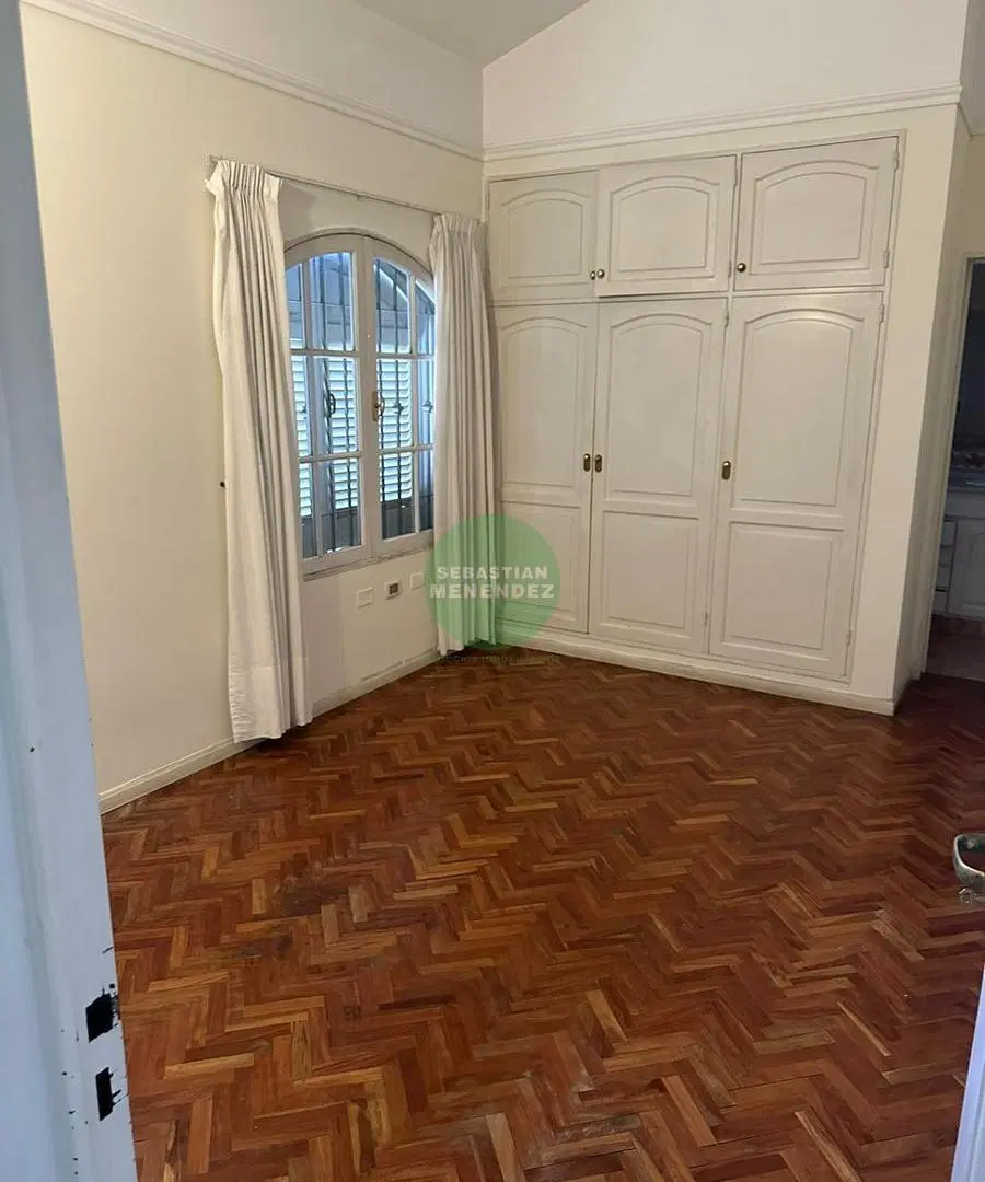 5 Dormitorios (2 en Suite) - Quincho Cerrado - Cerro de las Rosas 4