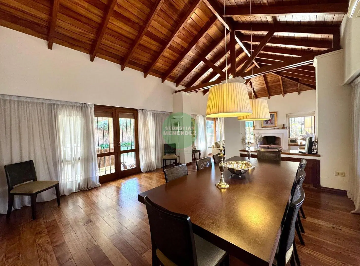 Categoría - 4 Dormitorios - 1000M2 - Casa en venta en urca 4