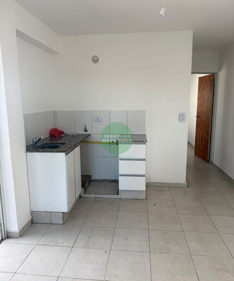Foto de Departamento en alquiler - Patio - Cochera - Sin Expensas, imagen 2