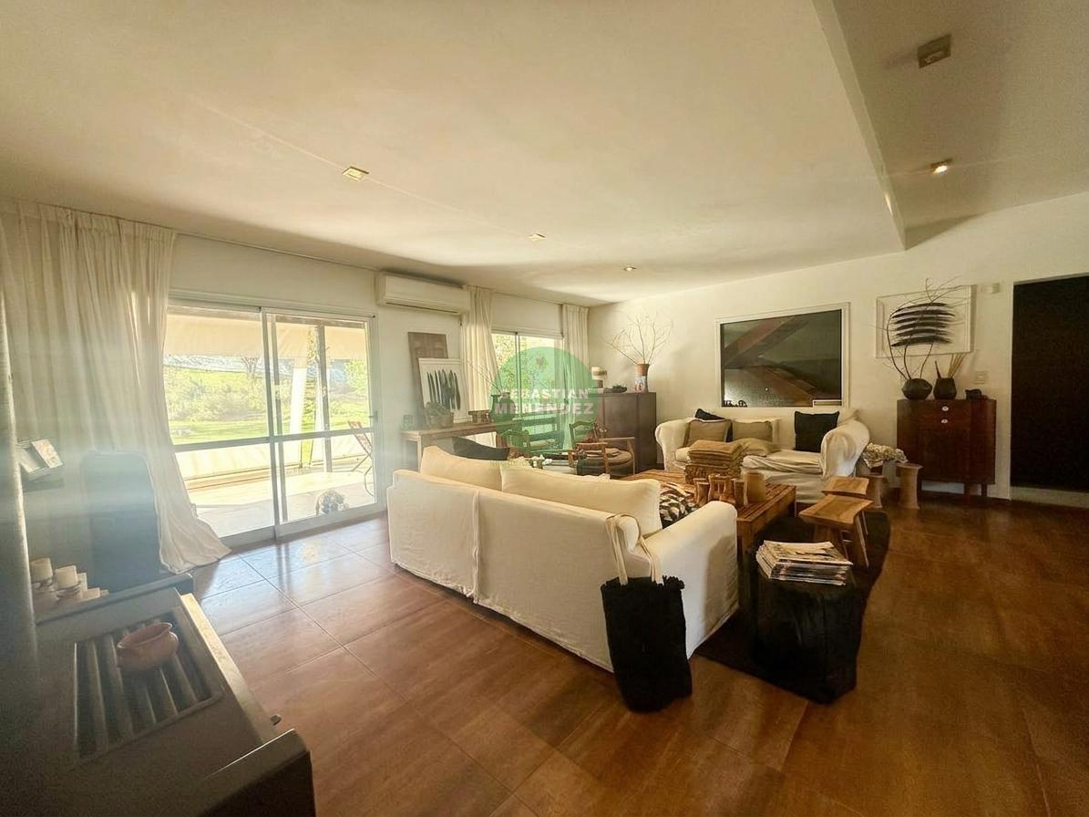 Foto de 6 Dormitorios - Pileta - Galeria - Casa venta La Rufina, imagen 3