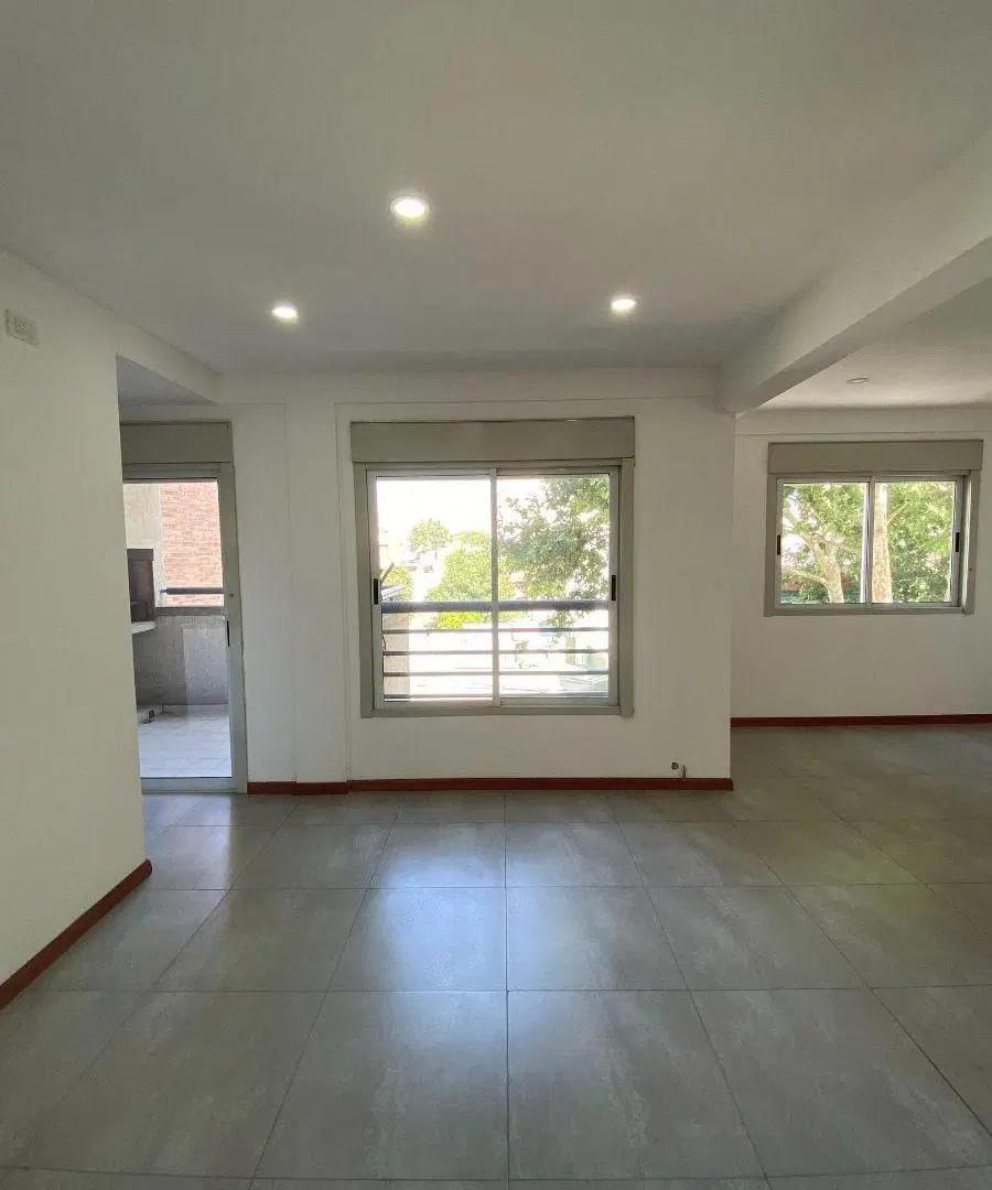 Piso 4 Ambientes C/cochera En La Mejor Ubicación De Santos Lugares 4