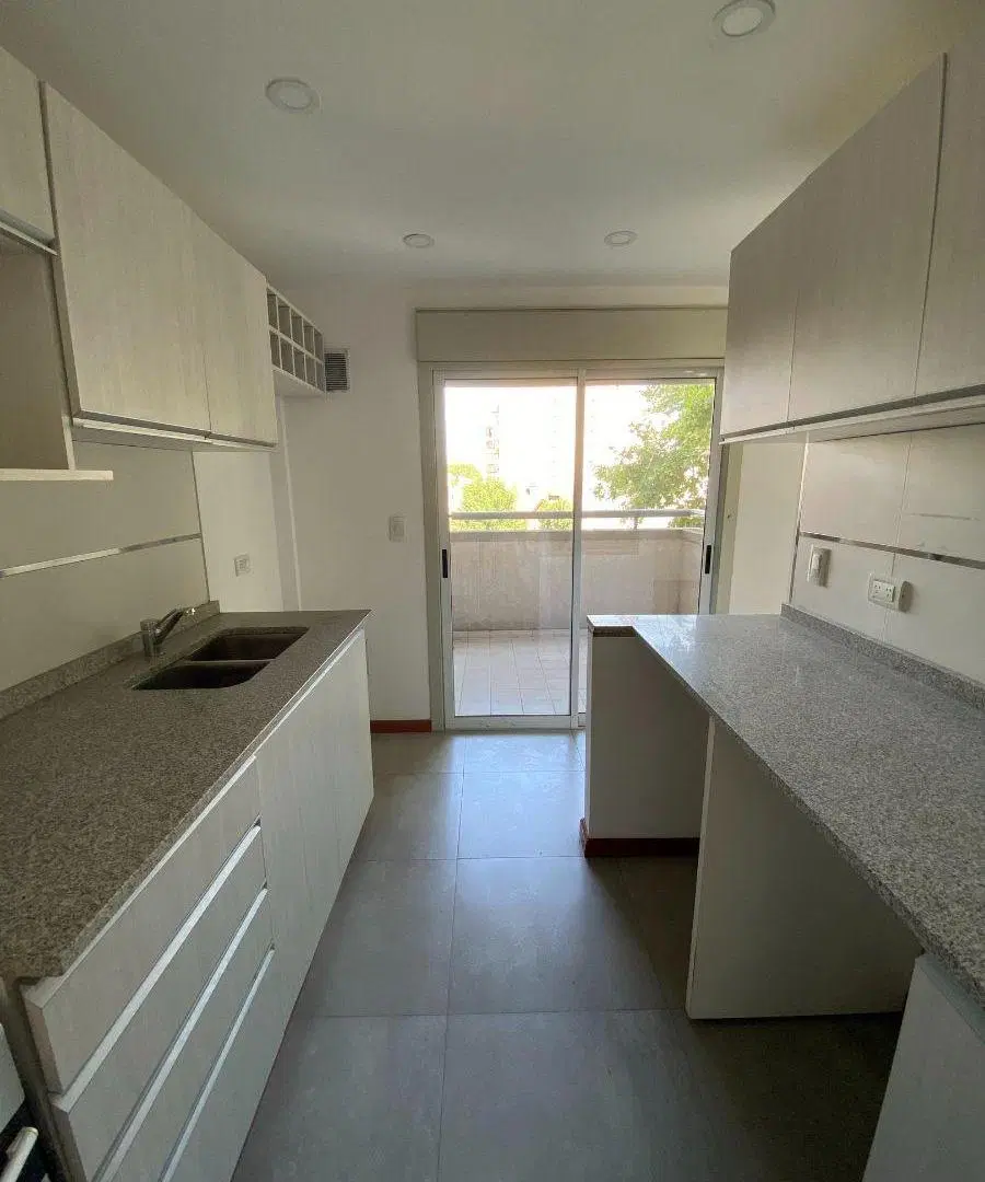 Piso 4 Ambientes C/cochera En La Mejor Ubicación De Santos Lugares 2