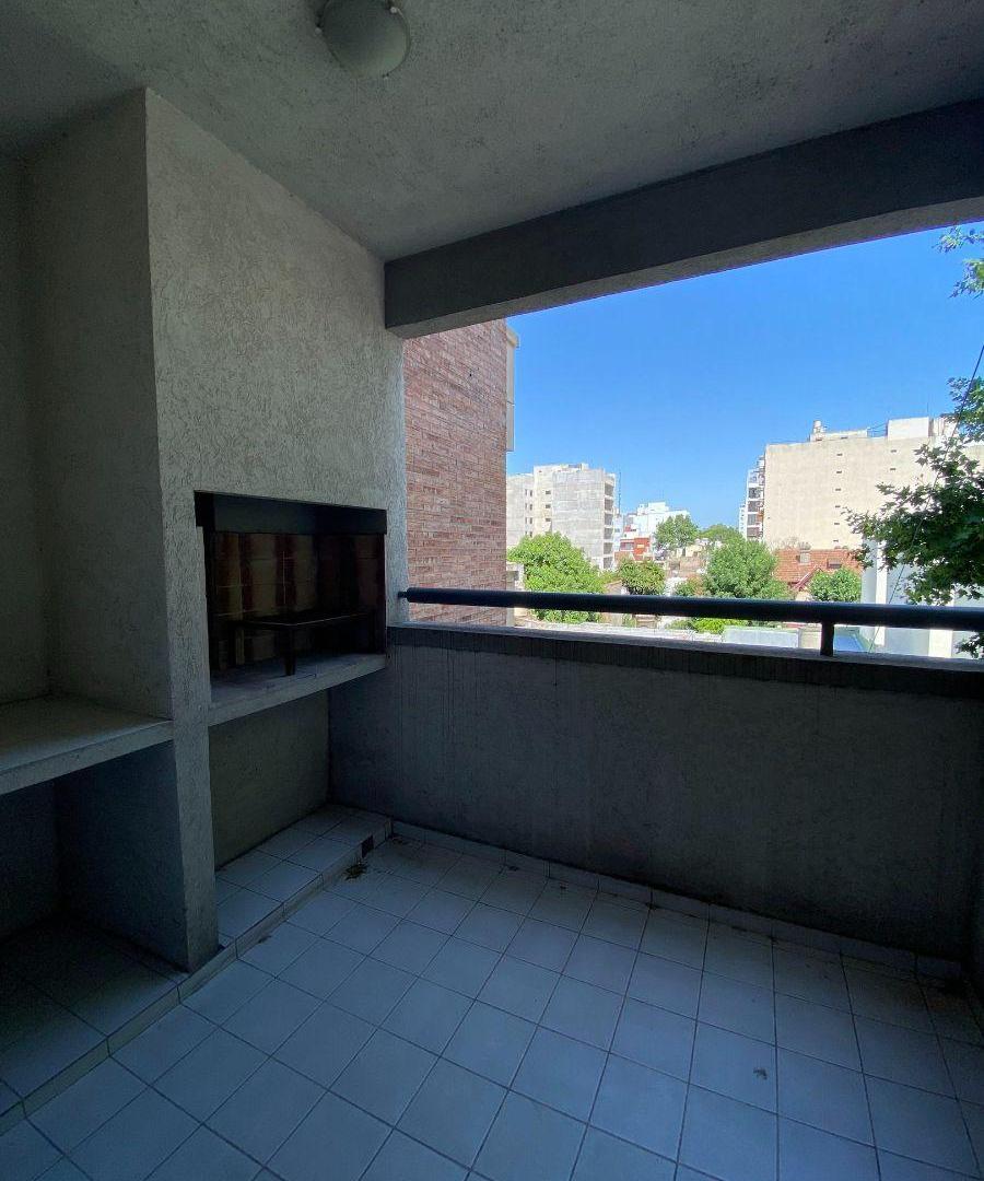 Piso 4 Ambientes C/cochera En La Mejor Ubicación De Santos Lugares