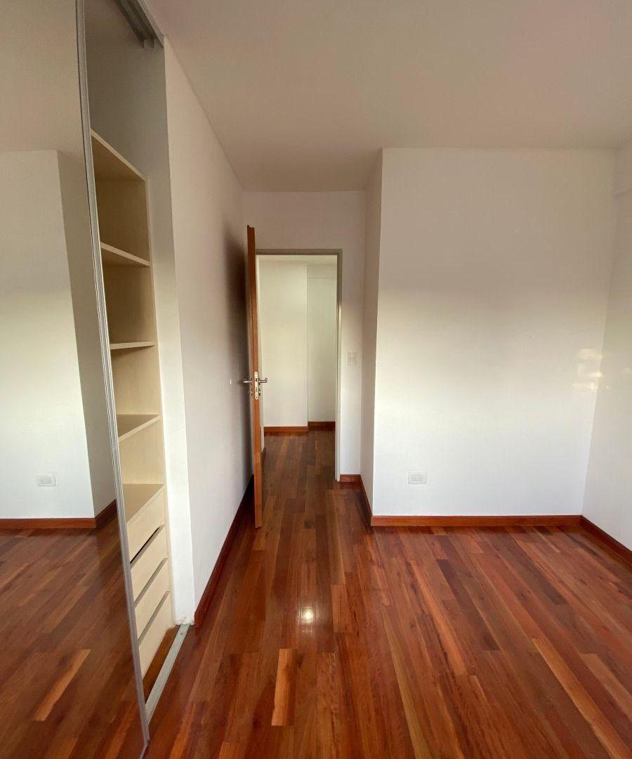 Piso 4 Ambientes C/cochera En La Mejor Ubicación De Santos Lugares