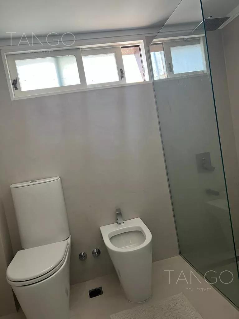 Departamento en Venta, Belgrano, 6 Ambientes, con Parrilla, Cochera y Terraza 3