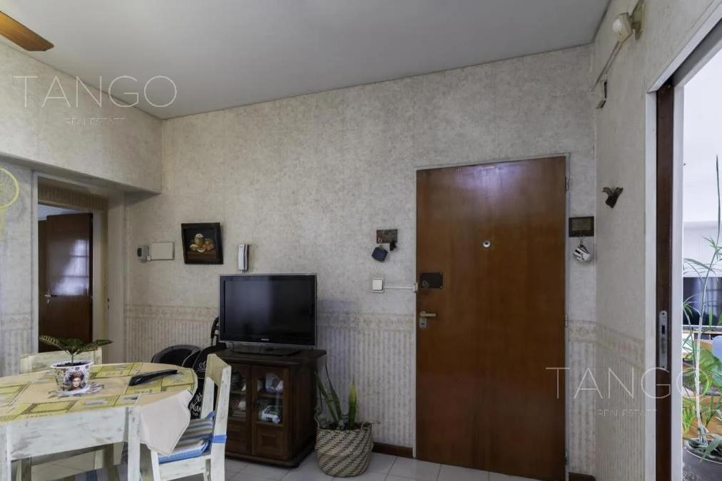Departamento en Venta, Caballito, 6 Ambientes, con Cochera y Balcón 3