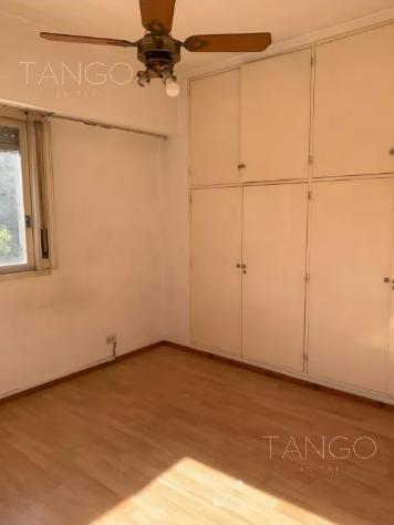 Venta Departamento 4 Ambientes en Parque Patricios con Balcón con Cochera Baulera 2