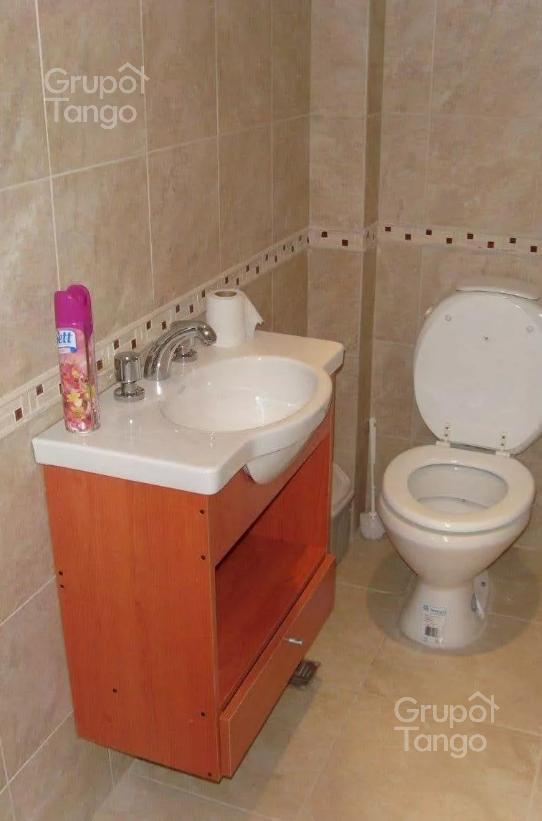 Venta Departamento 3 Ambientes en Monte Castro con Balcón Contrafrente 1