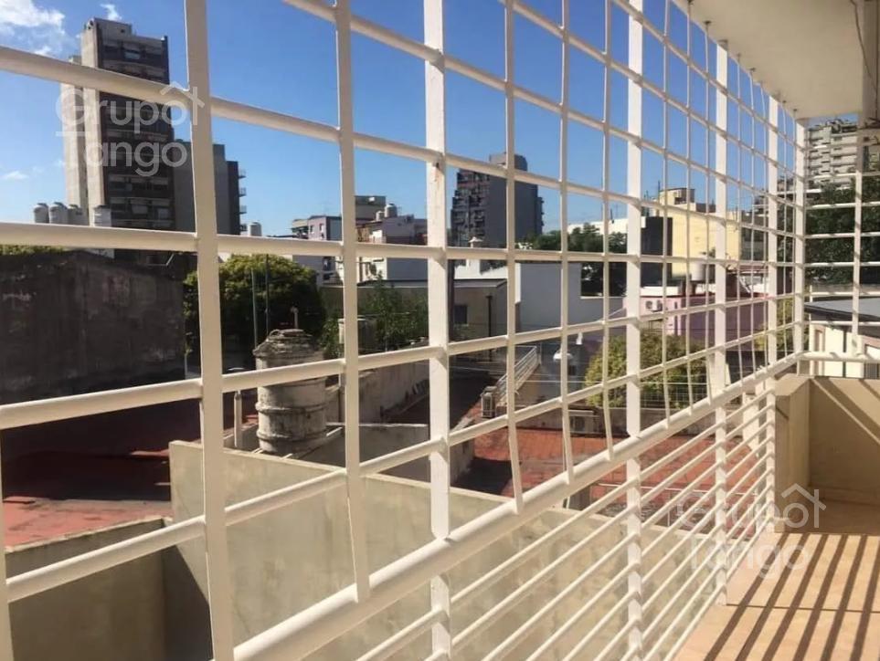 Venta Departamento 3 Ambientes en Monte Castro con Balcón Contrafrente 3
