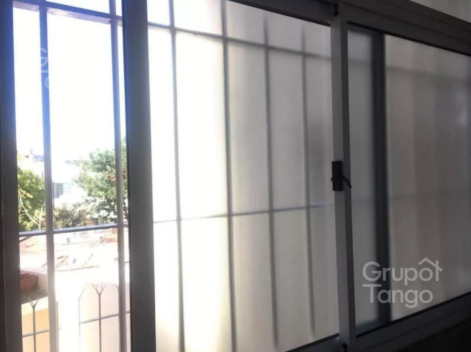 Venta Departamento 3 Ambientes en Monte Castro con Balcón Contrafrente 2