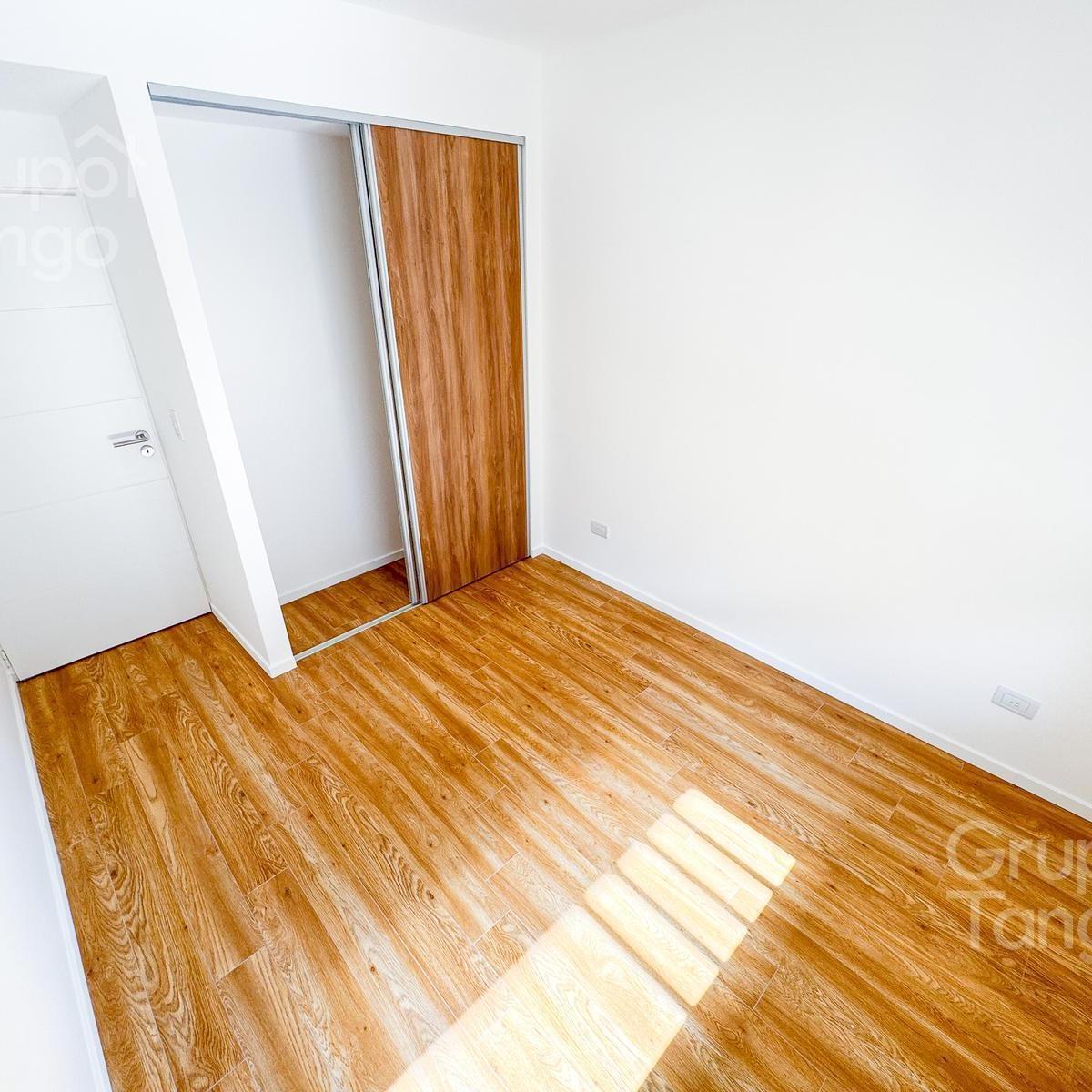 Venta Departamento 3 Ambientes Mataderos Balcón Cochera 2