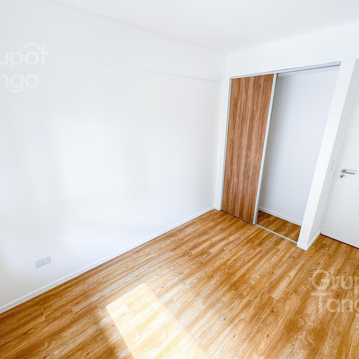 Venta Departamento 3 Ambientes Mataderos Balcón Cochera 4