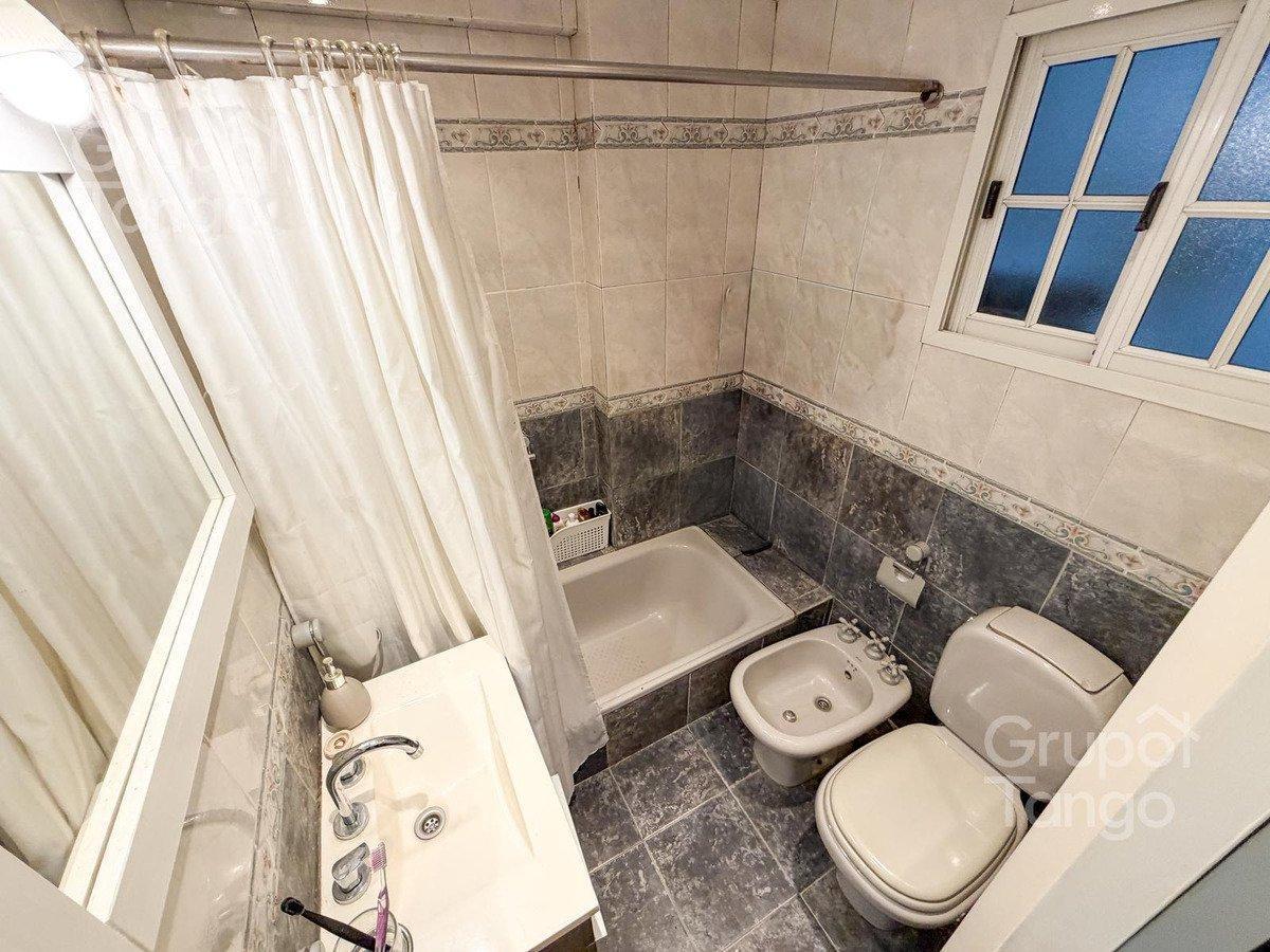 Venta Departamento Dos Ambientes Boedo Balcón Frente Patio Apto Credito