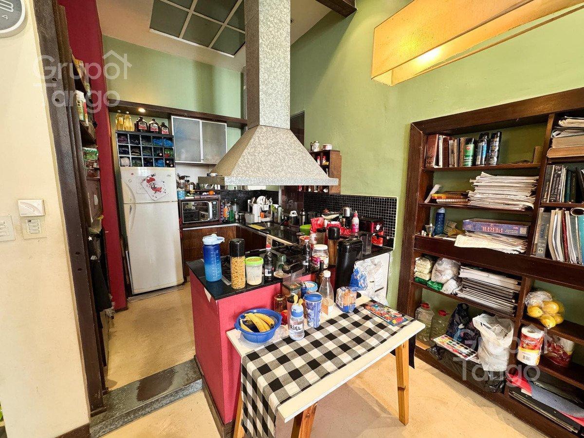Venta Piso Departamento San Nicolas Cuatro Ambientes Balcon Frente Dependencia