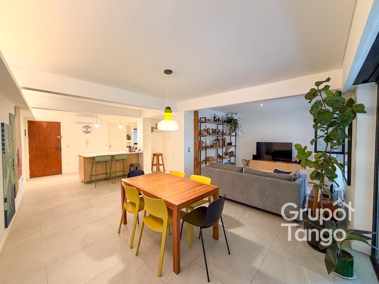Venta Departamento Cinco Ambientes Almagro Frente Balcón