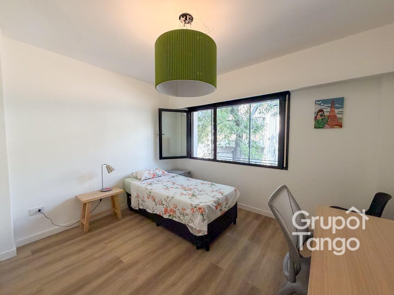 Venta Departamento Cinco Ambientes Almagro Frente Balcón