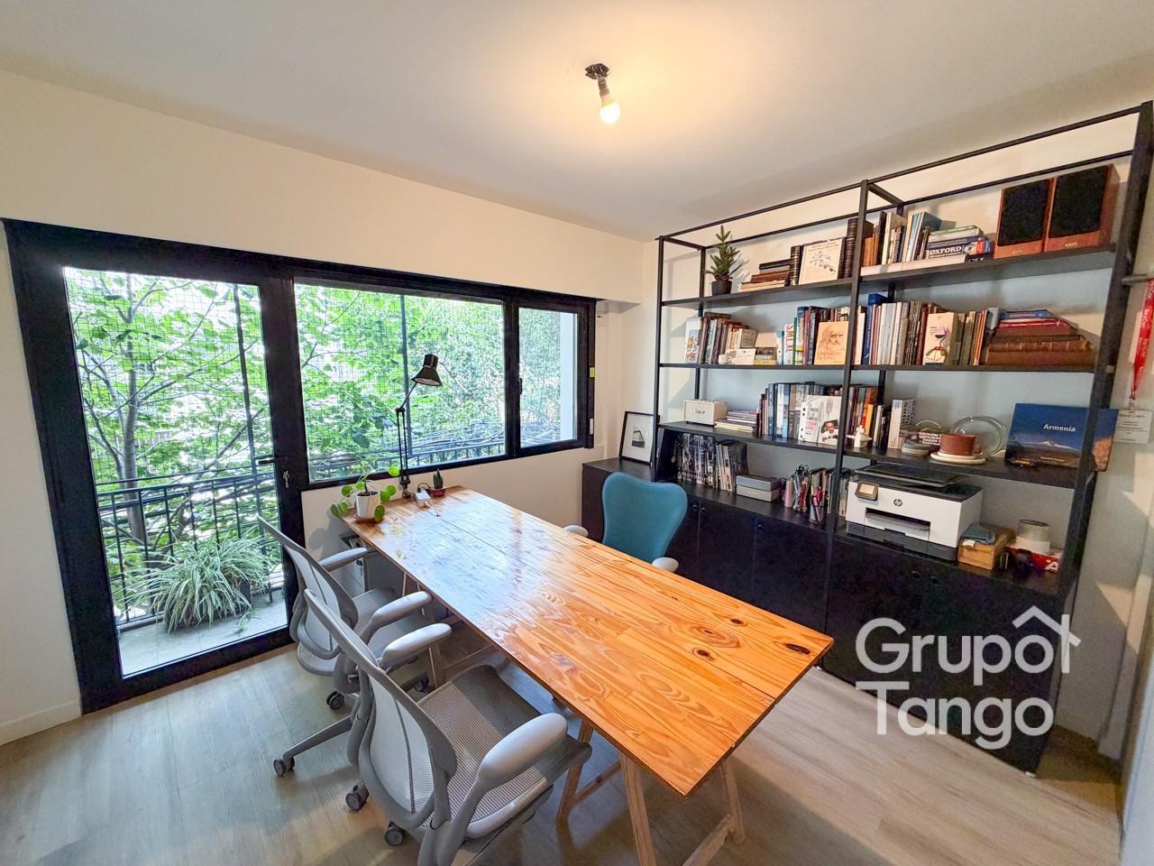 Venta Departamento Cinco Ambientes Almagro Frente Balcón