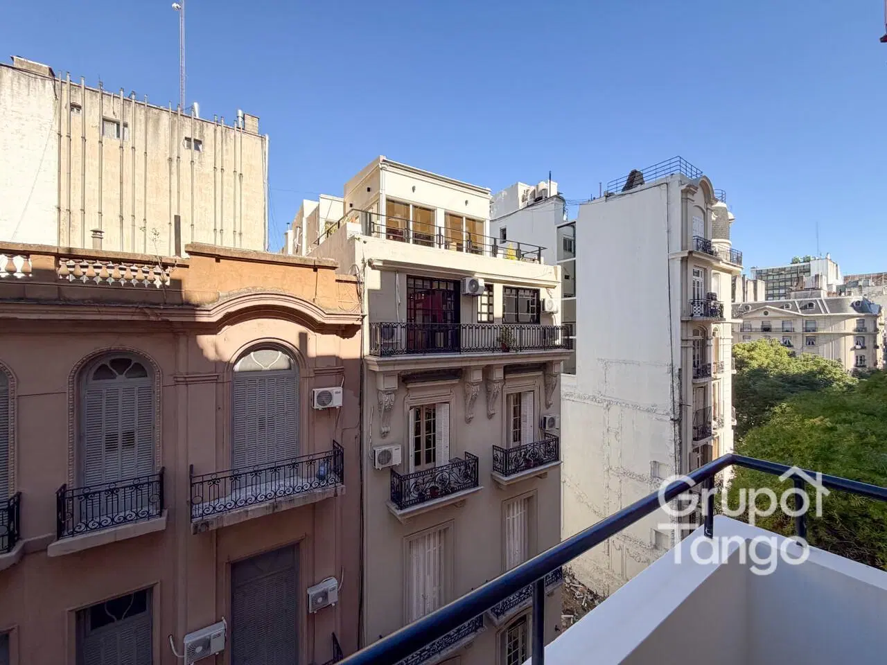 Venta Departamento Monoambiente Divisible Balcón Frente Apto crédito 4