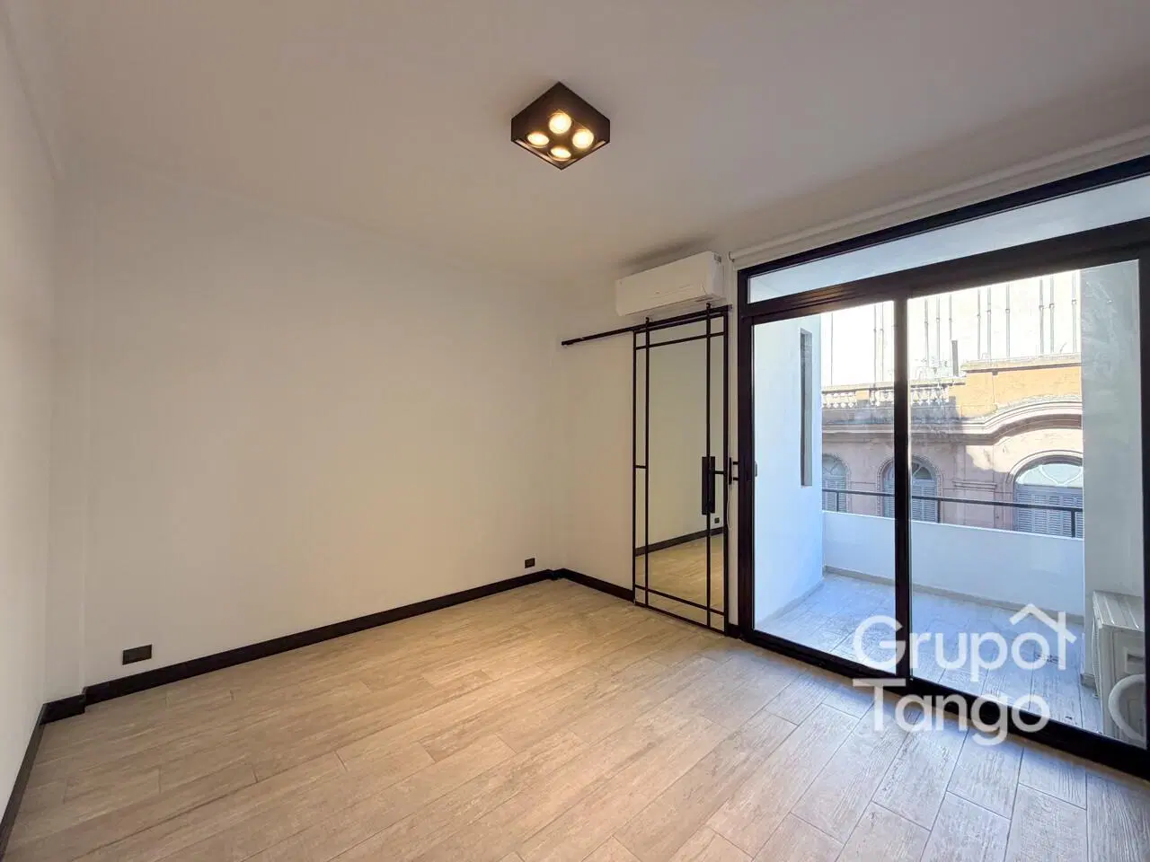 Venta Departamento Monoambiente Divisible Balcón Frente Apto crédito 5
