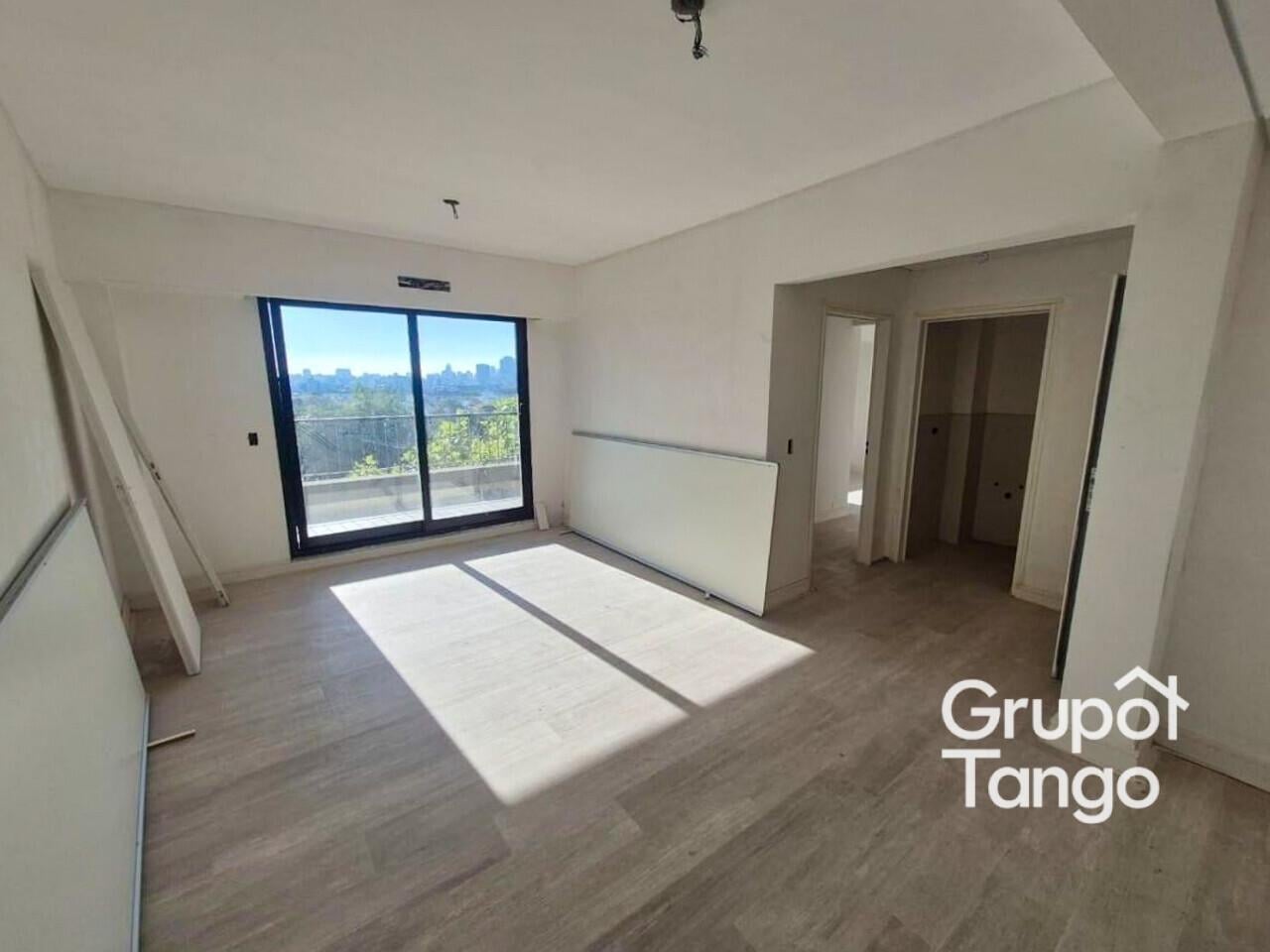 Venta Departamento Tres Ambientes Balcón frente Villa Urquiza A Estrenar