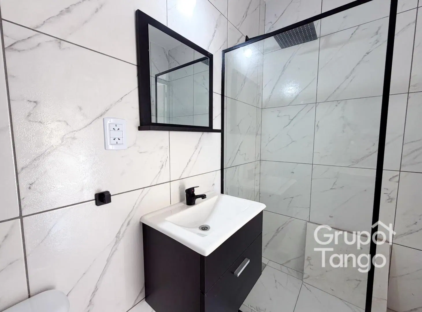 Venta Departamento Tres  Ambientes Retiro Apto Credito 3