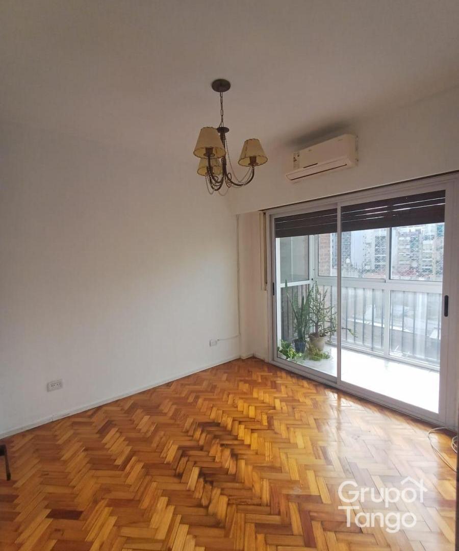 Foto de Venta Departamento Floresta Tres ambientes Contrafrente Apto Crédito, imagen 2
