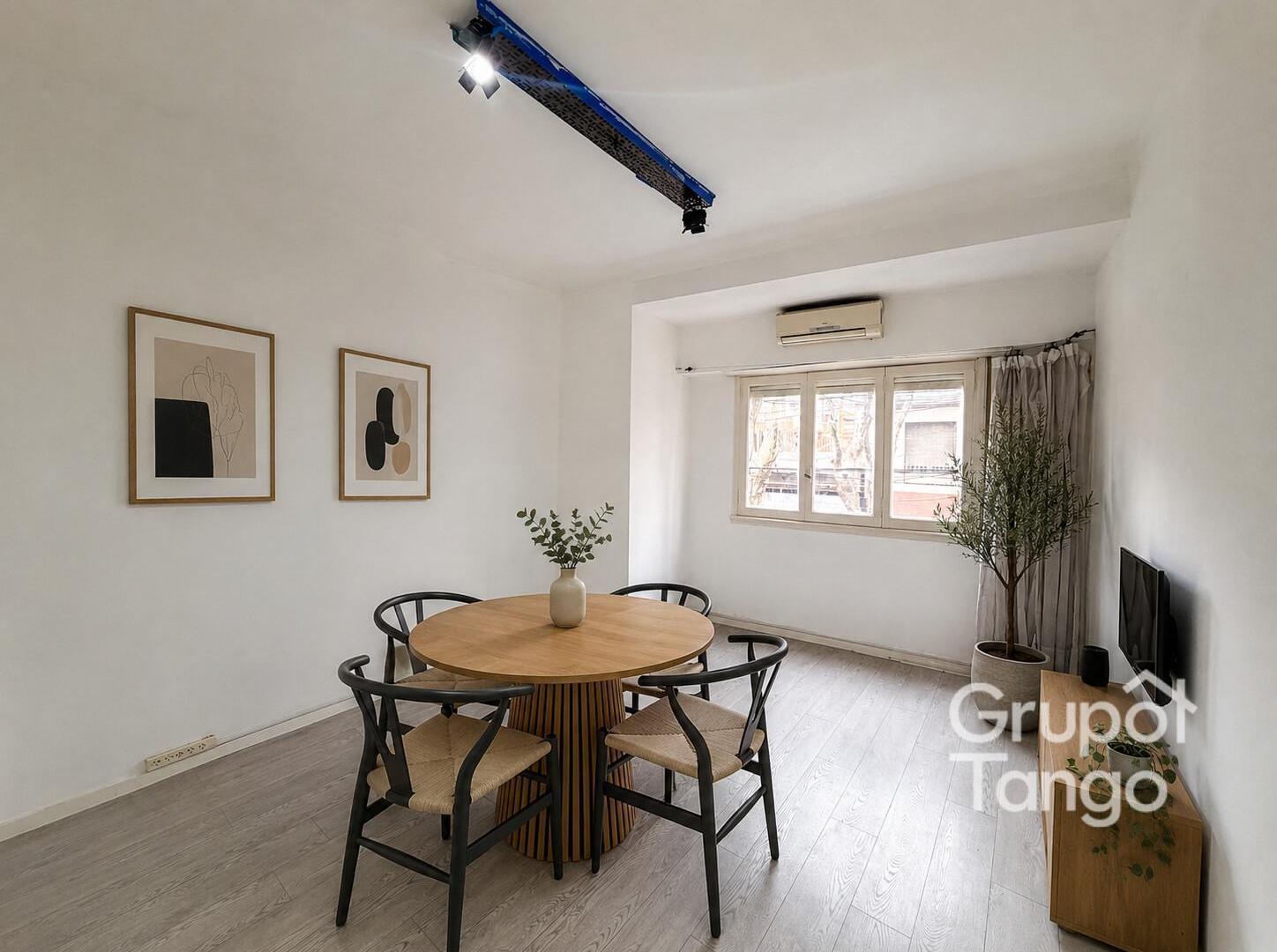 Foto de Venta PH Caballito Dos ambientes Frenta Apto Credito, imagen 1