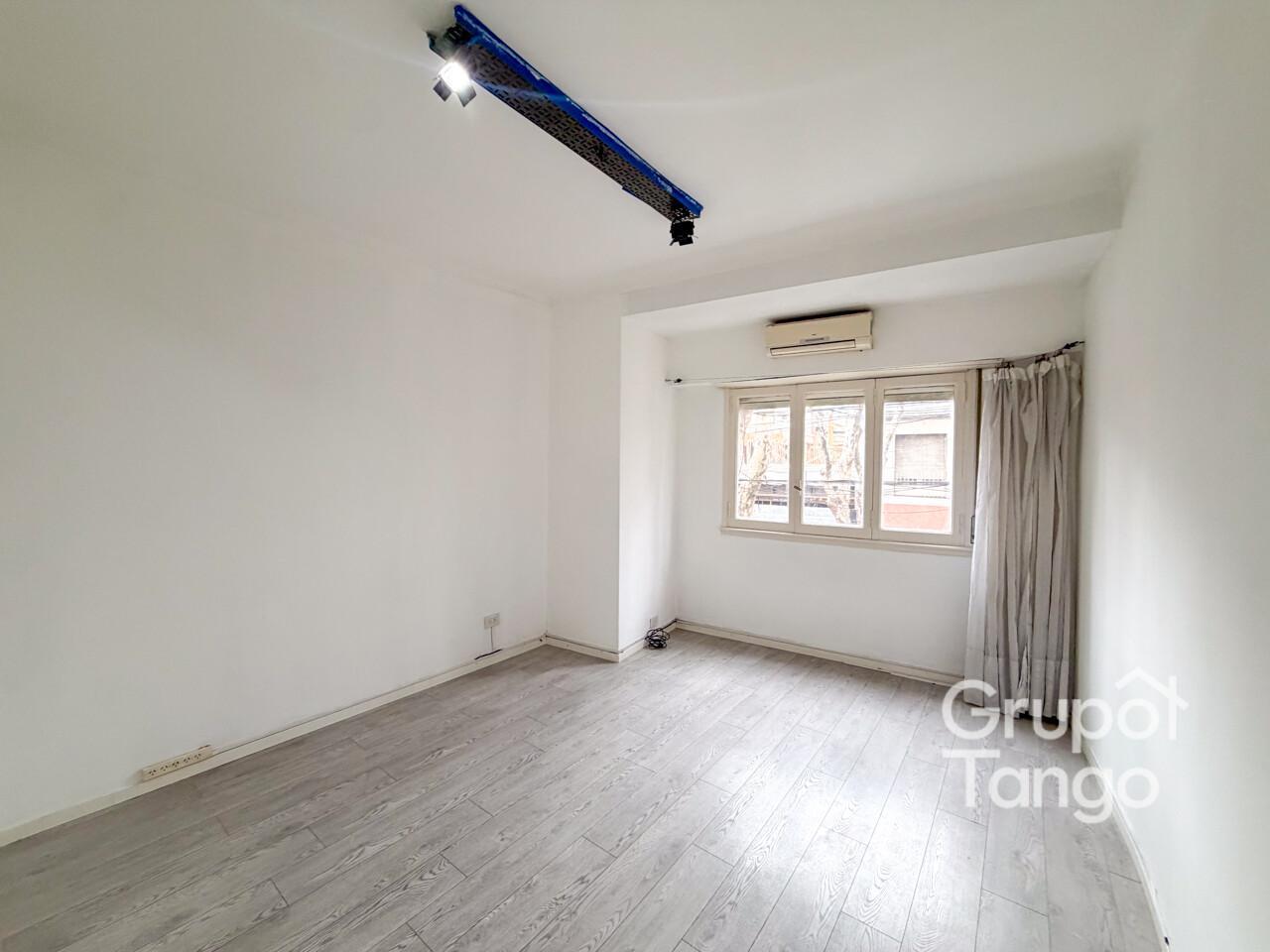 Foto de Venta PH Caballito Dos ambientes Frenta Apto Credito, imagen 2