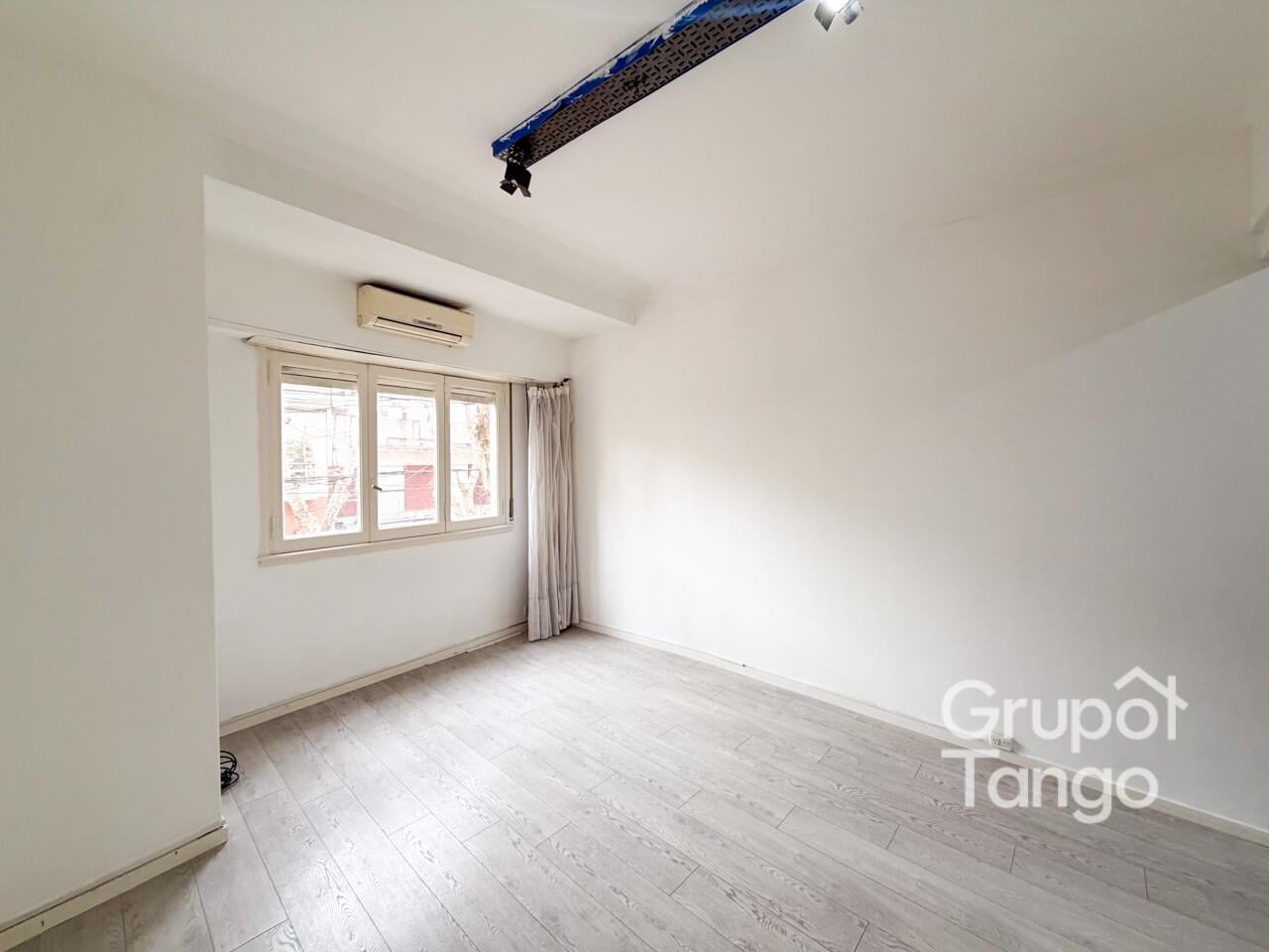 Foto de Venta PH Caballito Dos ambientes Frenta Apto Credito, imagen 4