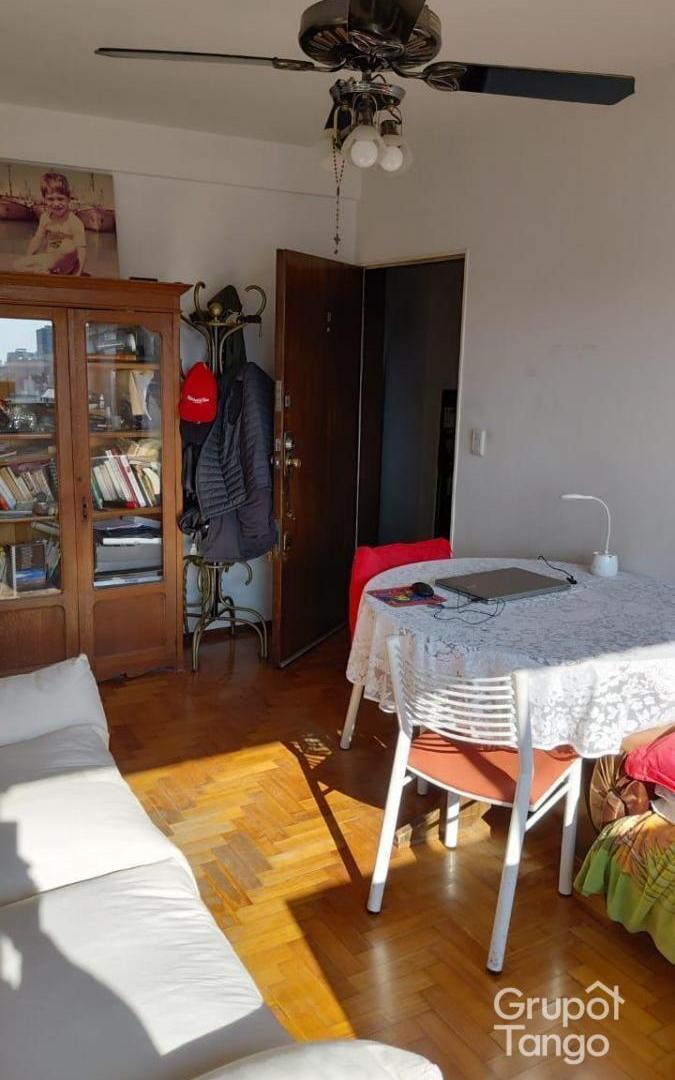 Foto de Venta Departamento Belgrano Tres Ambientes Cochera Baulera Apto Credito, imagen 2