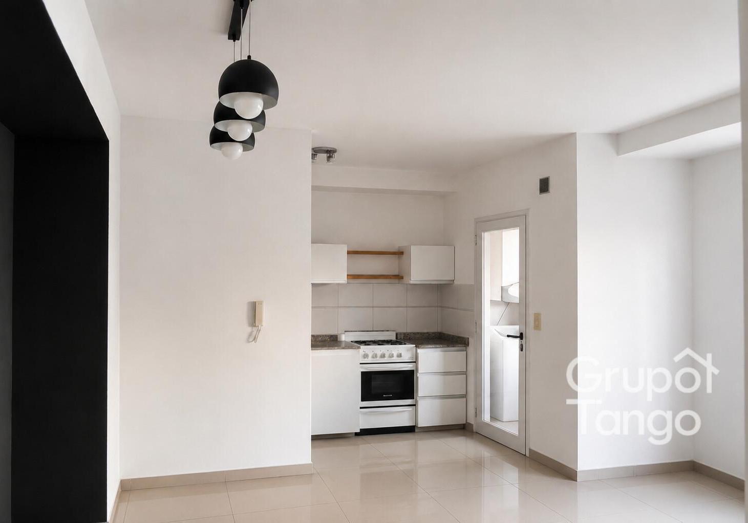 Foto de Venta Departamento Parque Chacabuco Dos Ambientes Balcón Cochera SUM, imagen 2