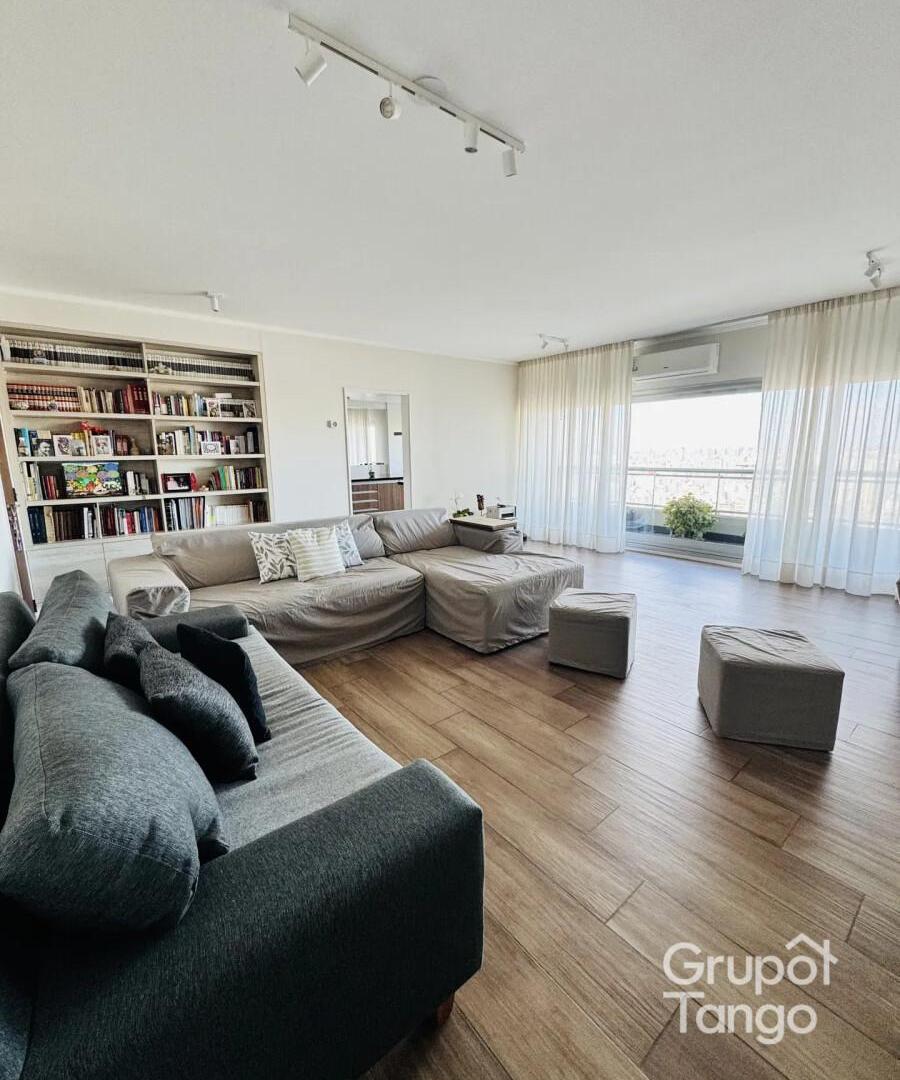 Foto de Venta Departamento en Caballito de 6 Ambientes con Dos Cochera, imagen 4