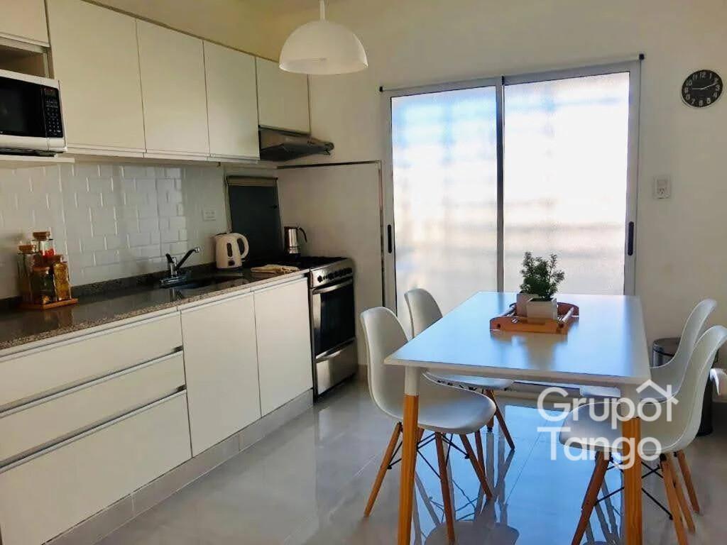 Foto de Venta Departamento Recoleta Cuatro Ambientes Baulera Apto Crédito, imagen 1