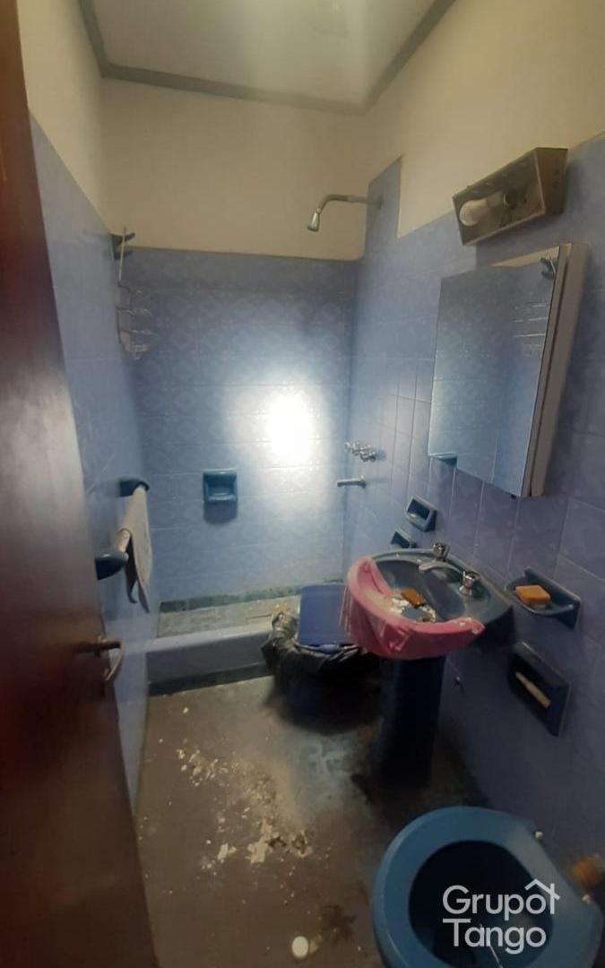Foto de Venta Casa Tres Ambientes Lanús Oeste Patio Cochera, imagen 3
