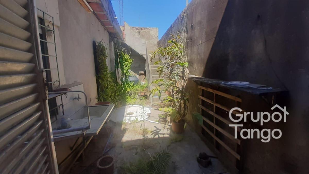 Foto de Venta Casa Tres Ambientes Lanús Oeste Patio Cochera, imagen 4