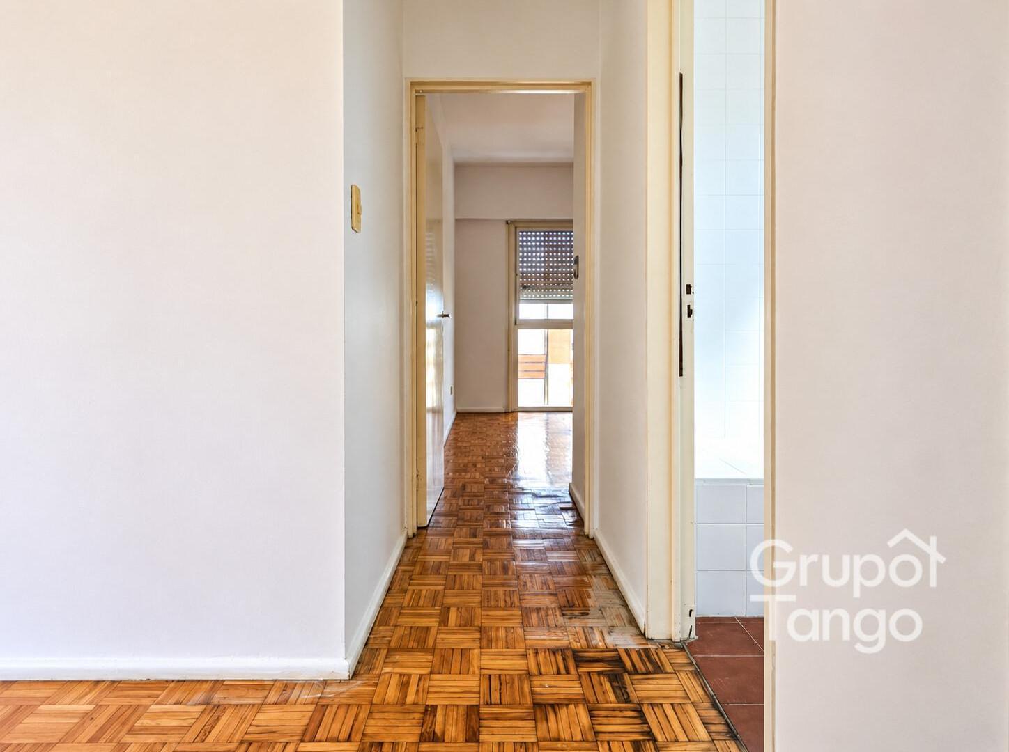 Foto de Venta Departamento Tres Ambientes Balvanera Balcón Frenta Baulera Apto, imagen 2
