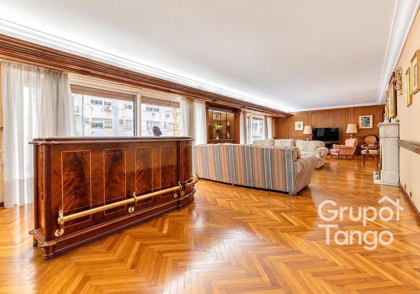 Foto de Venta Departamento Piso Retiro Cinco Ambientes Frente Balcón, imagen 1