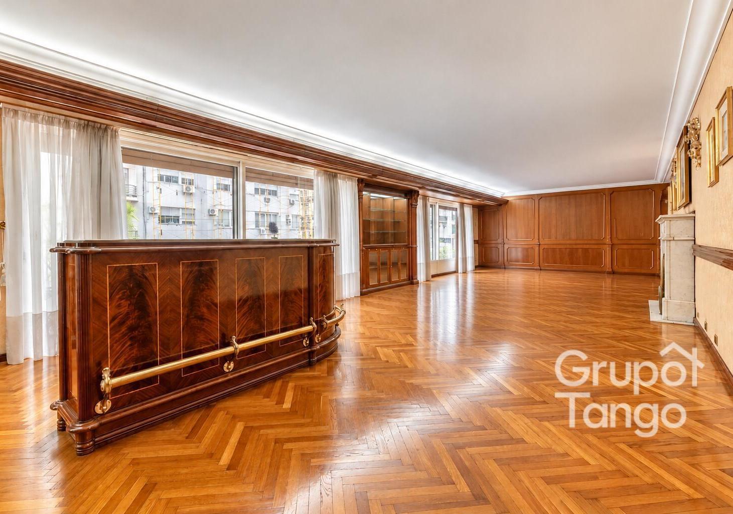 Foto de Venta Departamento Piso Retiro Cinco Ambientes Frente Balcón, imagen 2