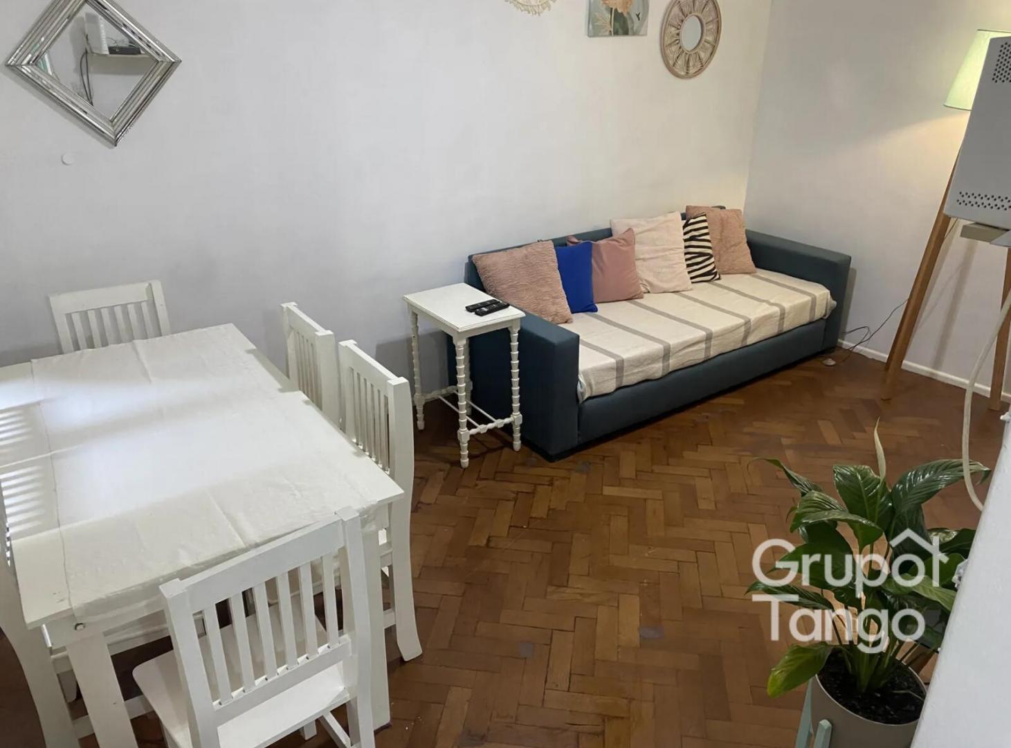 Foto de Venta Departamento Dos Ambientes en Flores, imagen 1