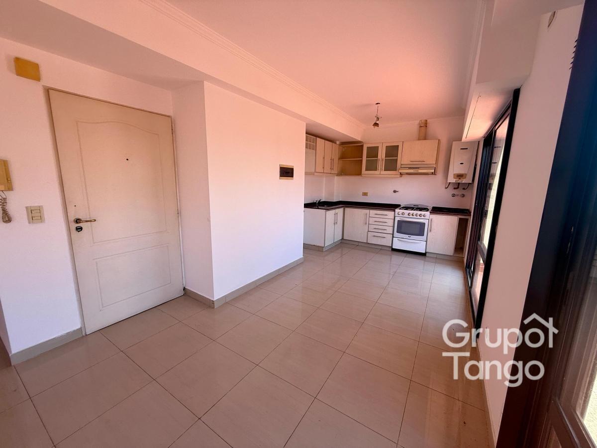 Foto de Venta Departamento Monoambiente Villa Santa Rita Frente Balcón Patio, imagen 2