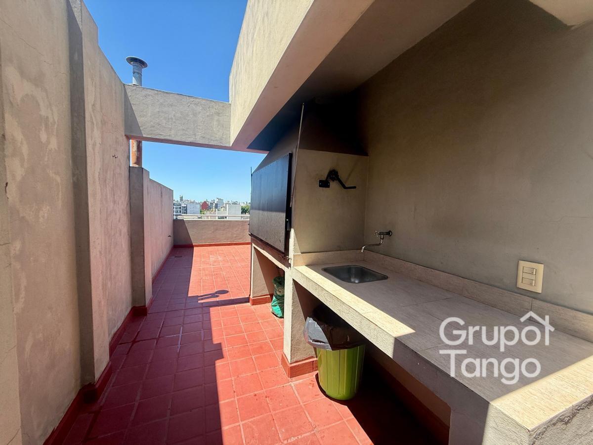 Foto de Venta Departamento Monoambiente Villa del Parque Frente Balcón Patio, imagen 5