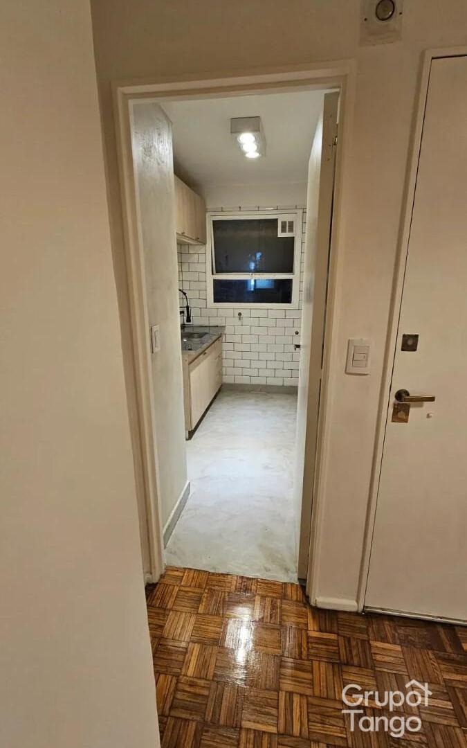 Foto de Venta Departamento Dos Ambientes en Belgrano, imagen 2