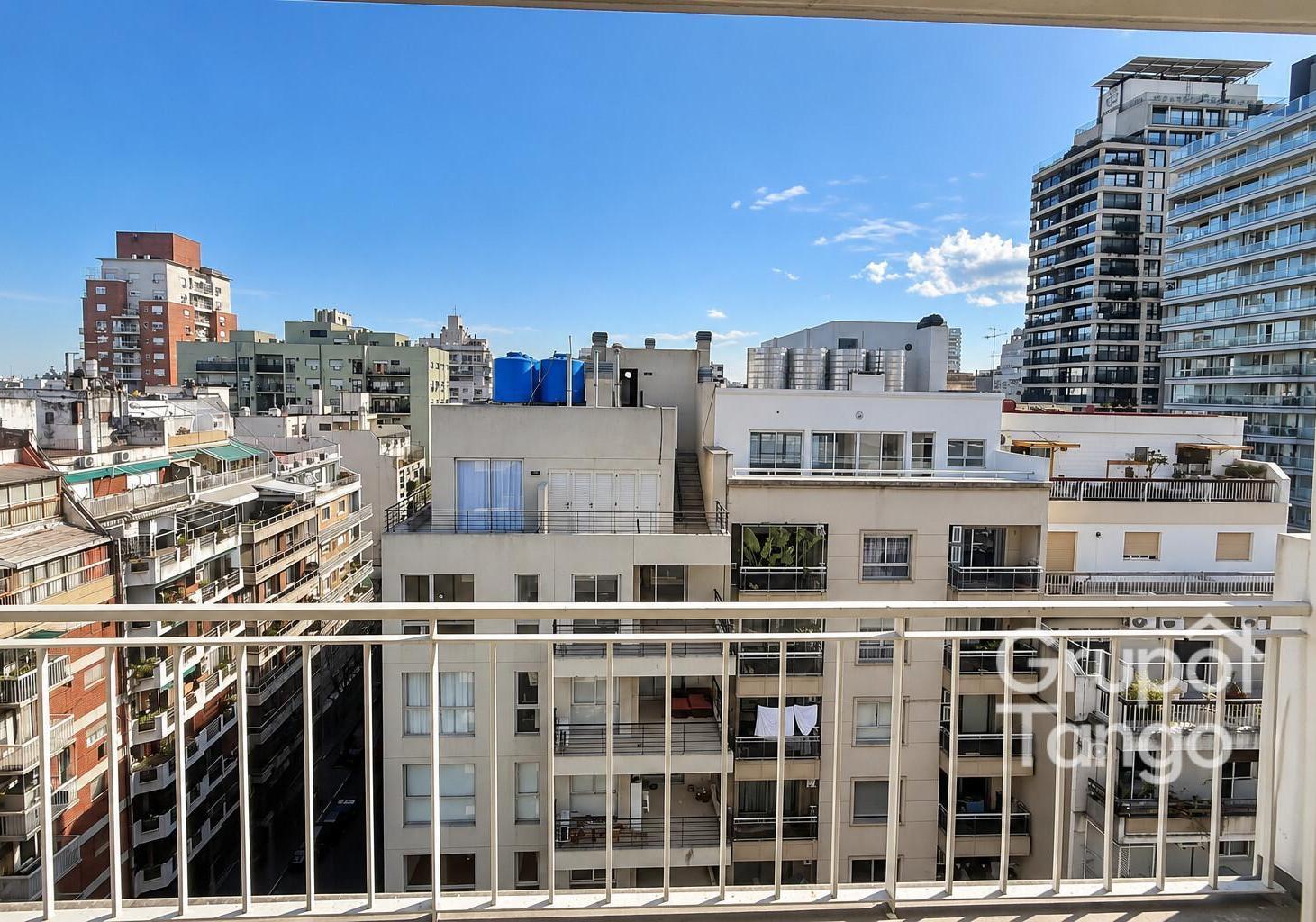 Foto de Venta Departamento Parque Chacabuco Tres Ambiente Frente Balcón Apto, imagen 3