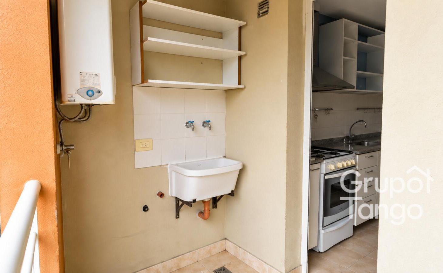 Foto de Venta Departamento Floresta Dos Ambientes Balcón Apto Credito, imagen 3