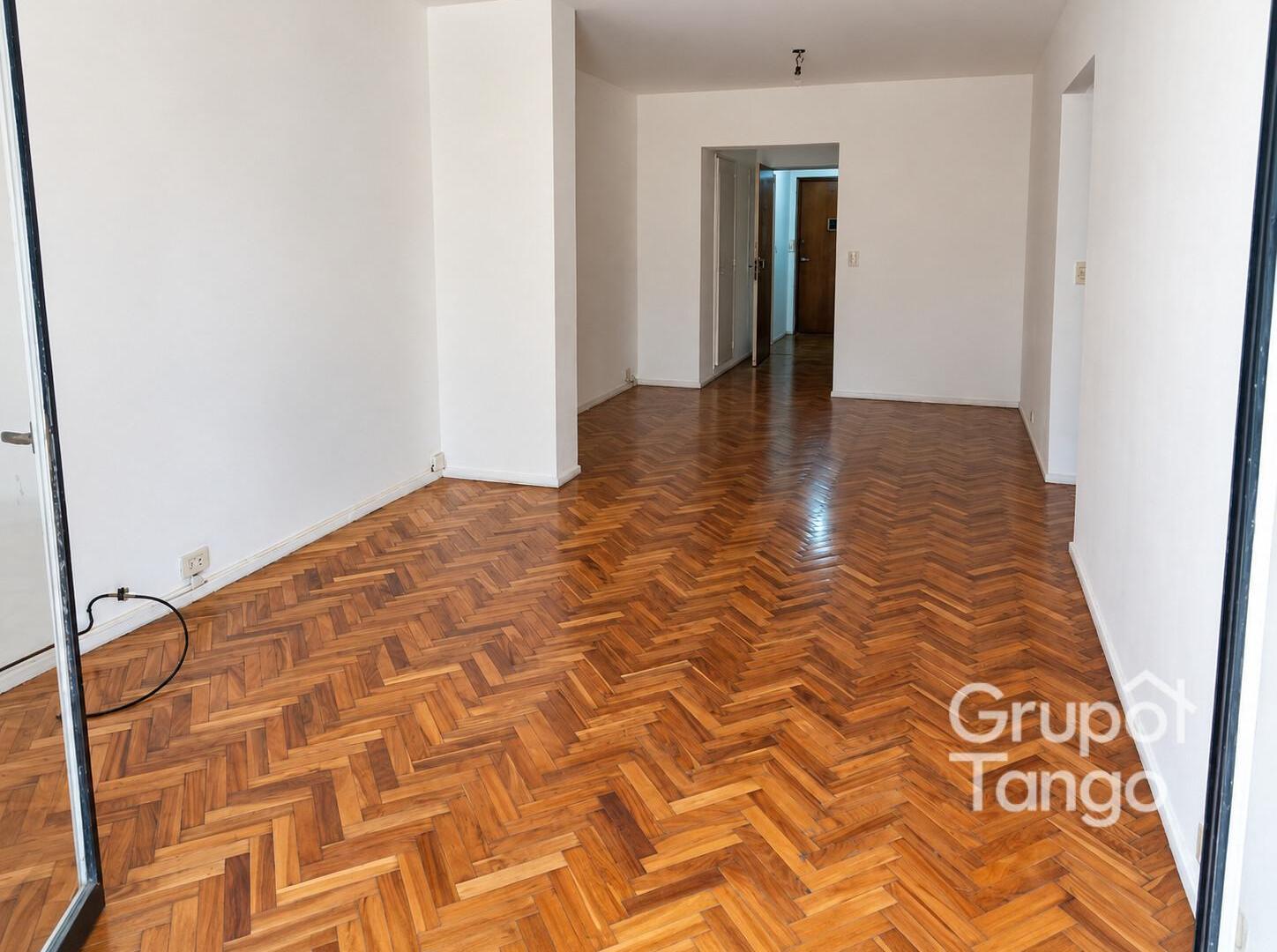 Foto de Venta Departamento Almagro Cuatro Ambientes Cochera Apto Credito, imagen 1